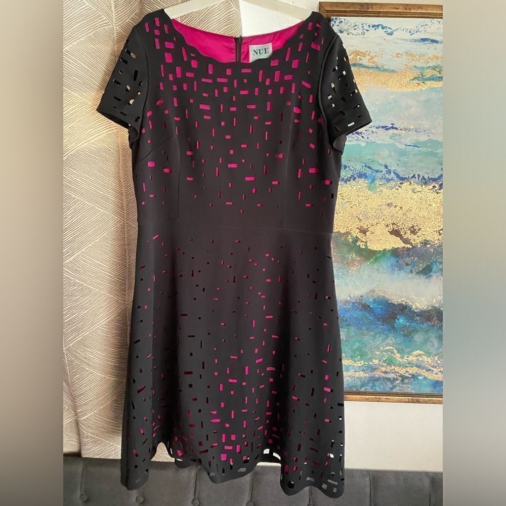 Nue By Shani Dress   Laser Cut  Black/ Pink Size 16